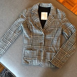 Women’s plaid blazer